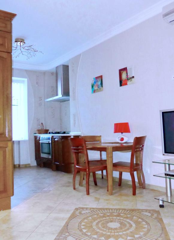 Long term rent 2 bedroom-(s) apartment Volodymyrska Street 69