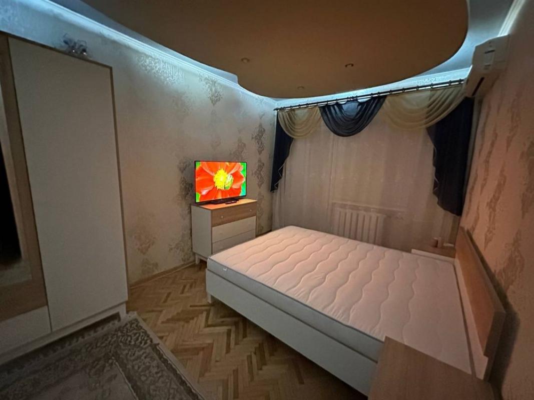 Long term rent 1 bedroom-(s) apartment Vilhelma Kotarbinskoho street (Mykoly Kravchenka Street) 15