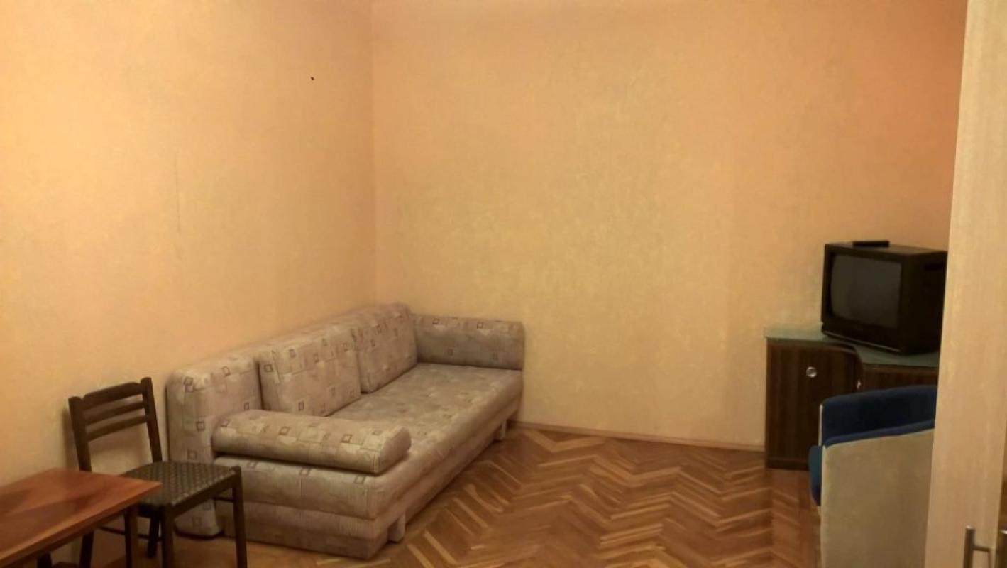 Продаж 1 кімнатної квартири 38 кв. м, Краківська вул. 6