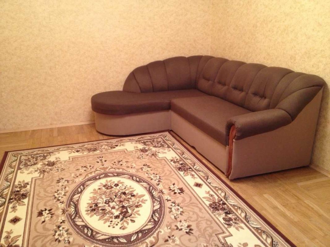 Long term rent 3 bedroom-(s) apartment Kostiantynivska Street 46/52