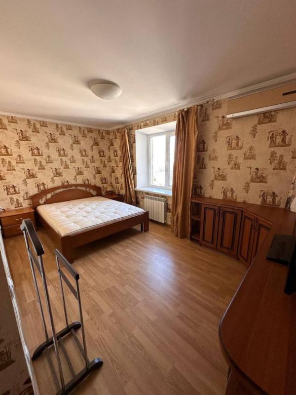 Long term rent 3 bedroom-(s) apartment Dekabrystiv Street 12/37