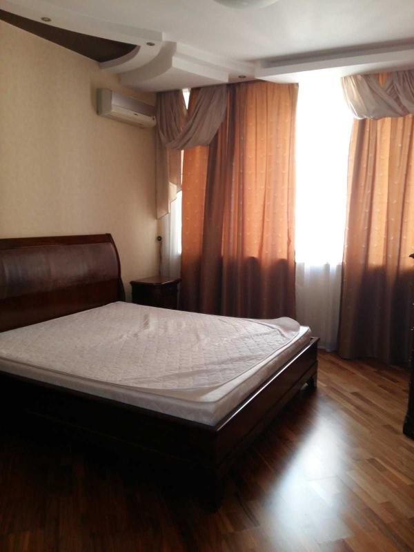 Long term rent 5 bedroom-(s) apartment Staronavodnytska Street 13