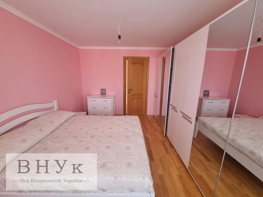 Sale 3 bedroom-(s) apartment 87 sq. m., Luchakivskoho Street 14