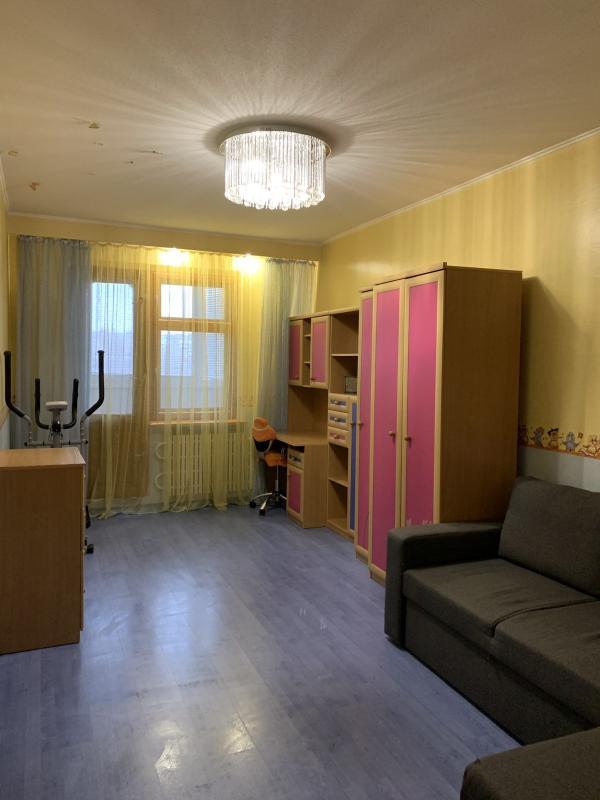 Long term rent 3 bedroom-(s) apartment Peremohy Avenue 48а