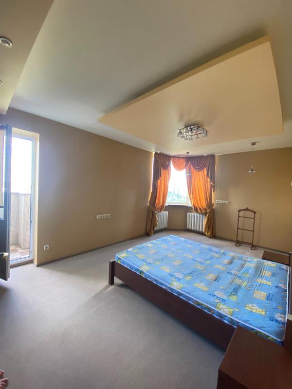 Long term rent 2 bedroom-(s) apartment Mykoly Bazhana Avenue 1м