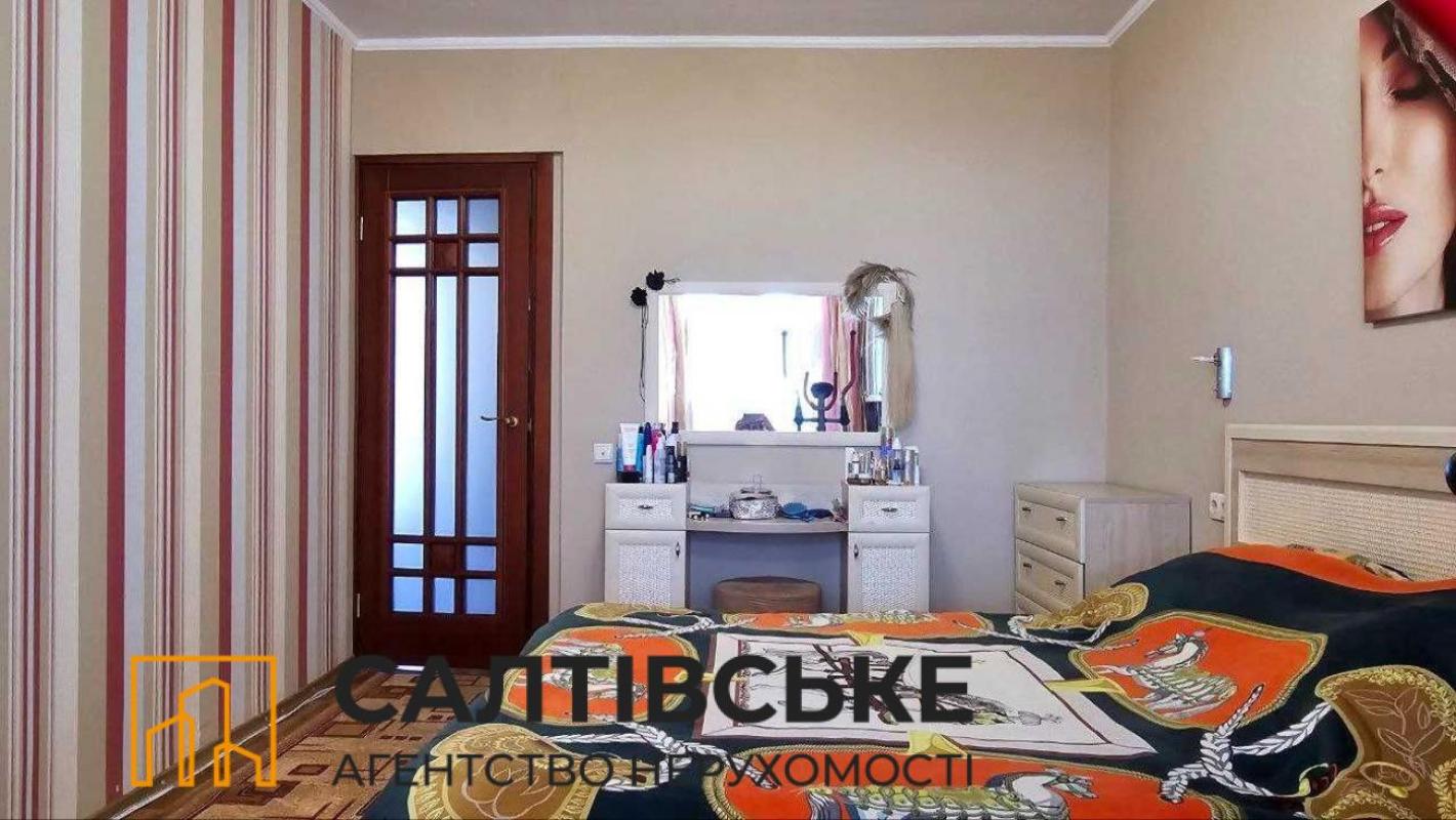 Sale 3 bedroom-(s) apartment 65 sq. m., Enakievskaja Street 30