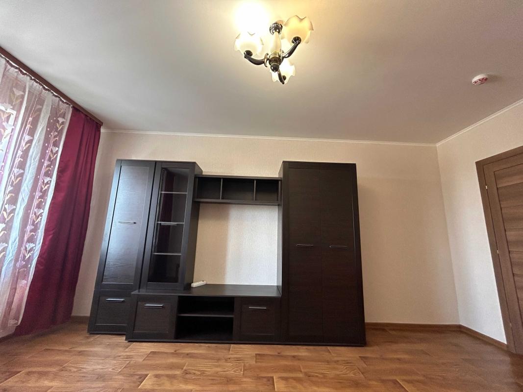 Long term rent 2 bedroom-(s) apartment Revutskoho Street 54