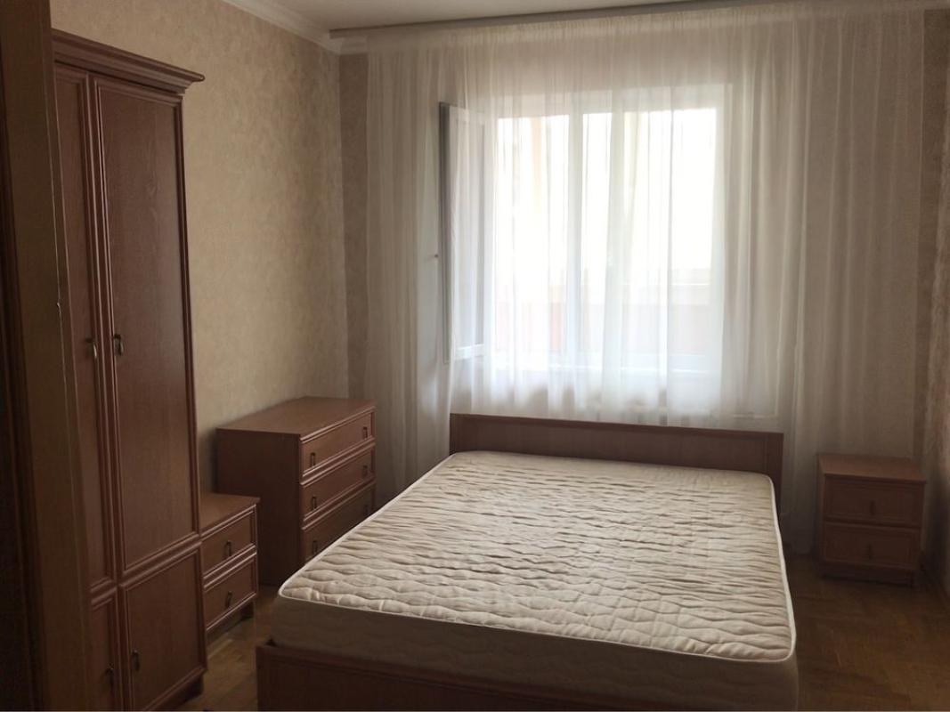 Long term rent 2 bedroom-(s) apartment Mykhaila Hryshka Street 38а