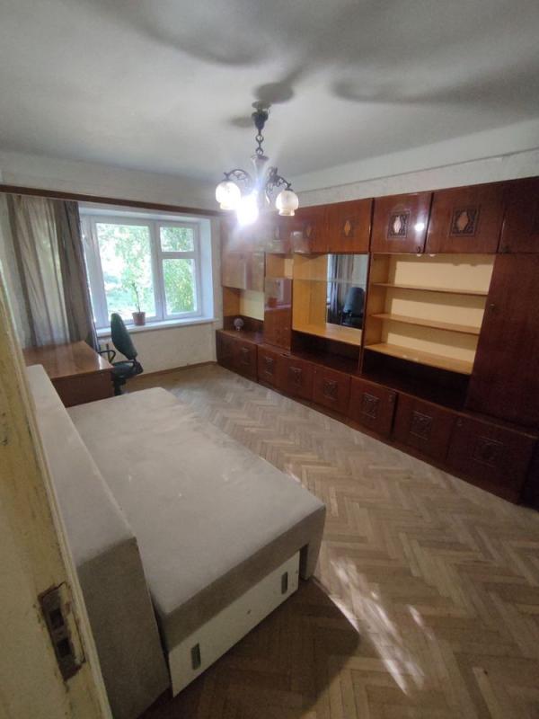 Long term rent 3 bedroom-(s) apartment Ternopilska Street 7а