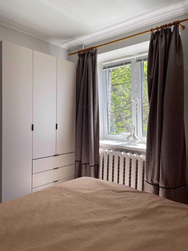 Long term rent 3 bedroom-(s) apartment Shovkovychna Street 46/48