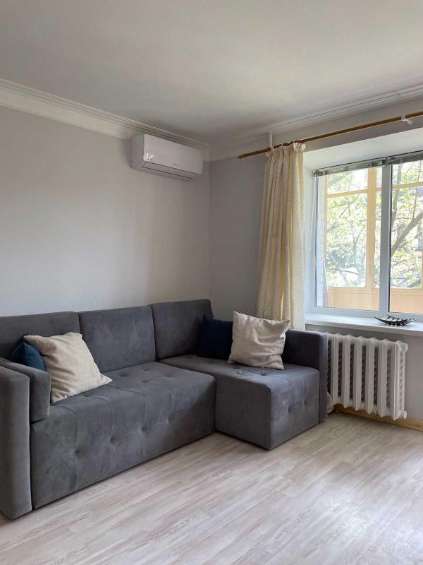 Long term rent 3 bedroom-(s) apartment Shovkovychna Street 46/48