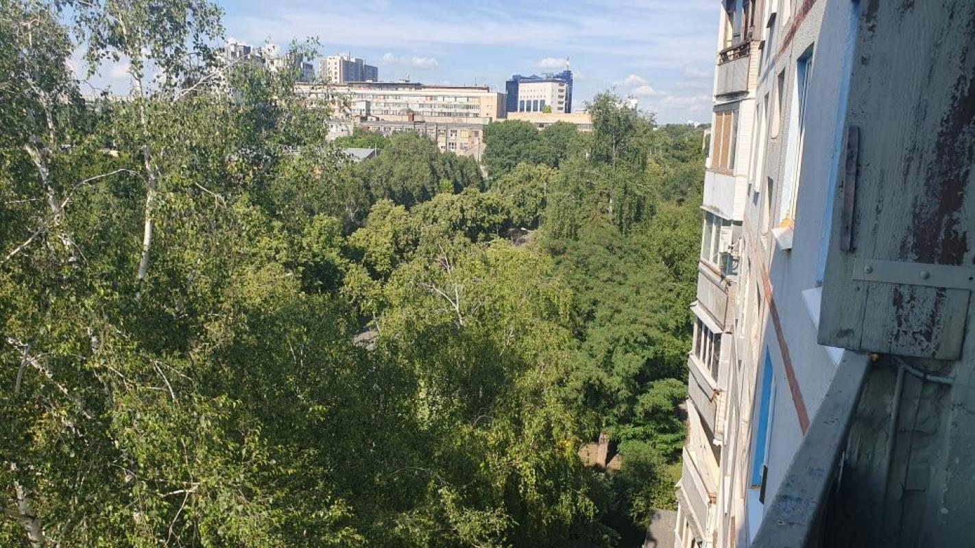 Продажа 3 комнатной квартиры 64 кв. м, Новгородская ул. 8