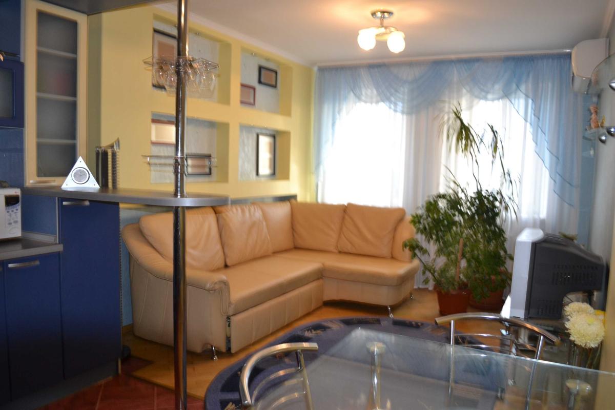 Long term rent 2 bedroom-(s) apartment Sribnokilska Street 20
