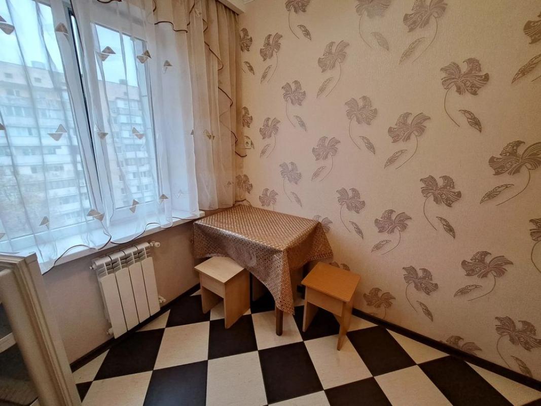 Sale 1 bedroom-(s) apartment 34 sq. m., Novomostytska Street 8