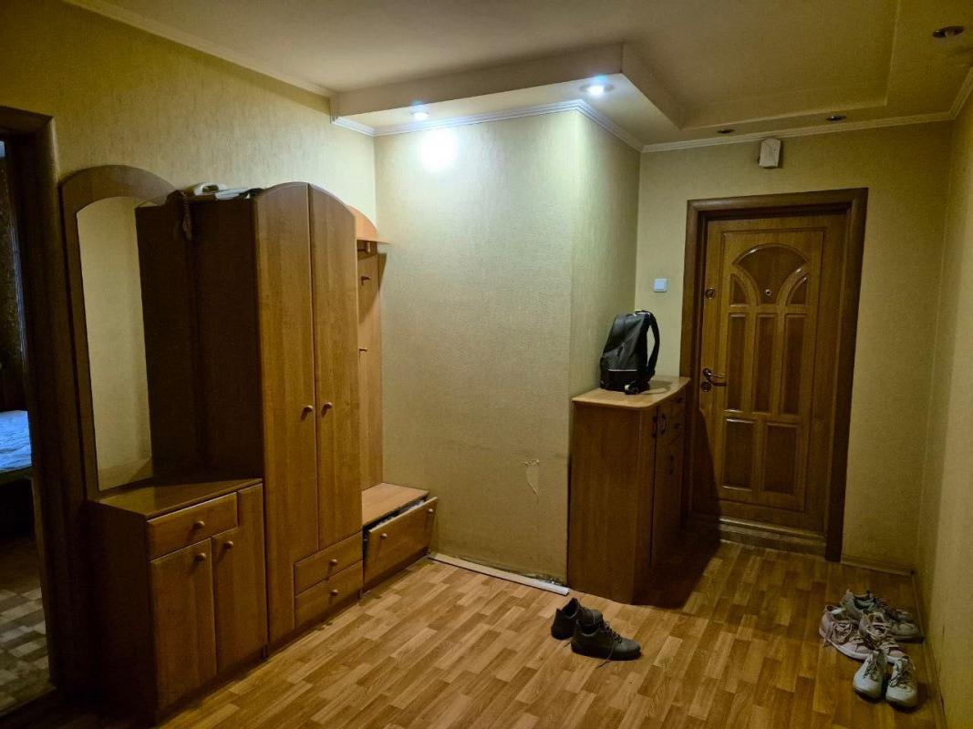 Long term rent 3 bedroom-(s) apartment Anny Akhmatovoi Street 39а