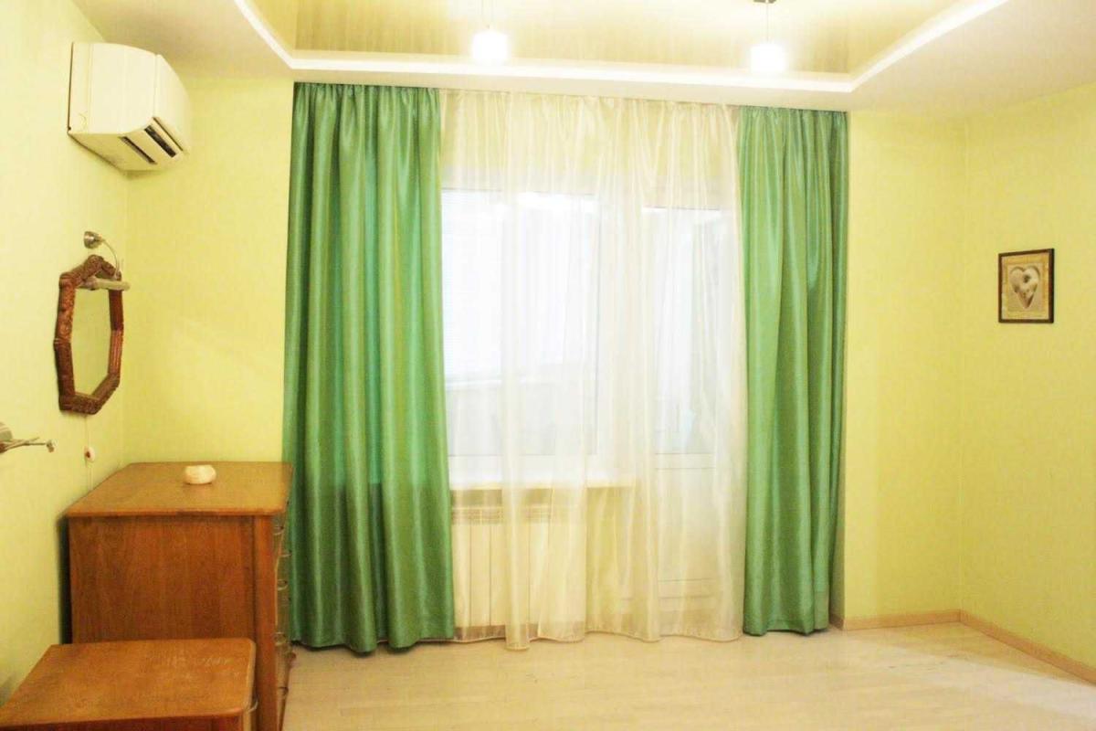 Долгосрочная аренда 3 комнатной квартиры Драгоманова ул. 1г