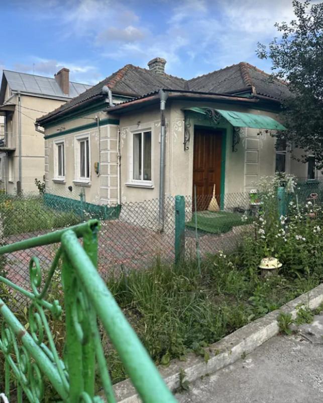 Sale house 80 sq. m., Berezhanska Street