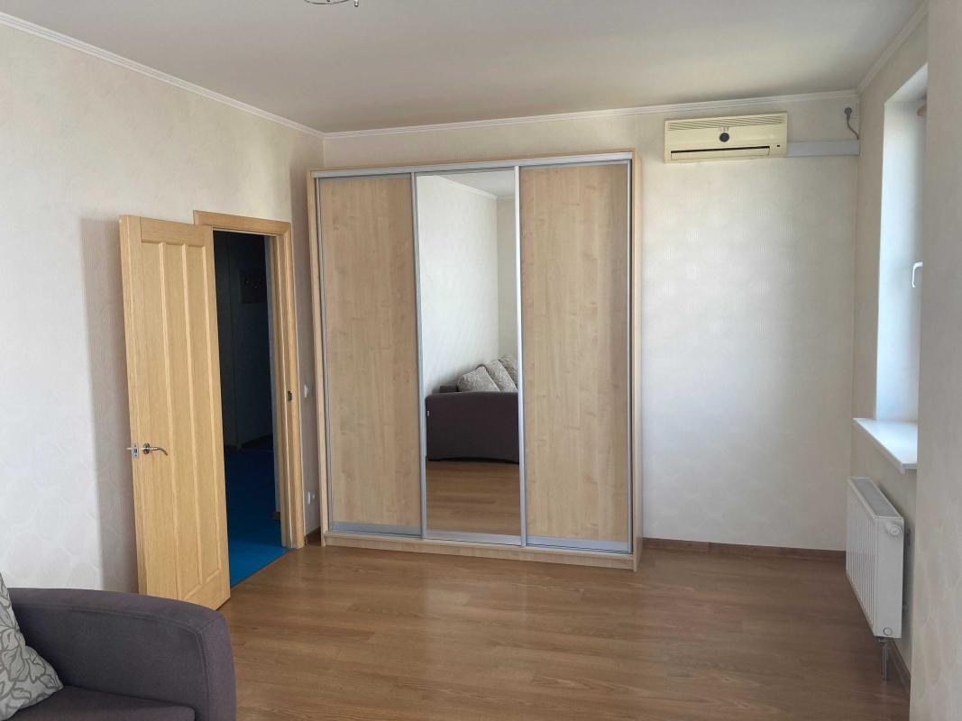 Long term rent 1 bedroom-(s) apartment Feodosiiska Street 3В