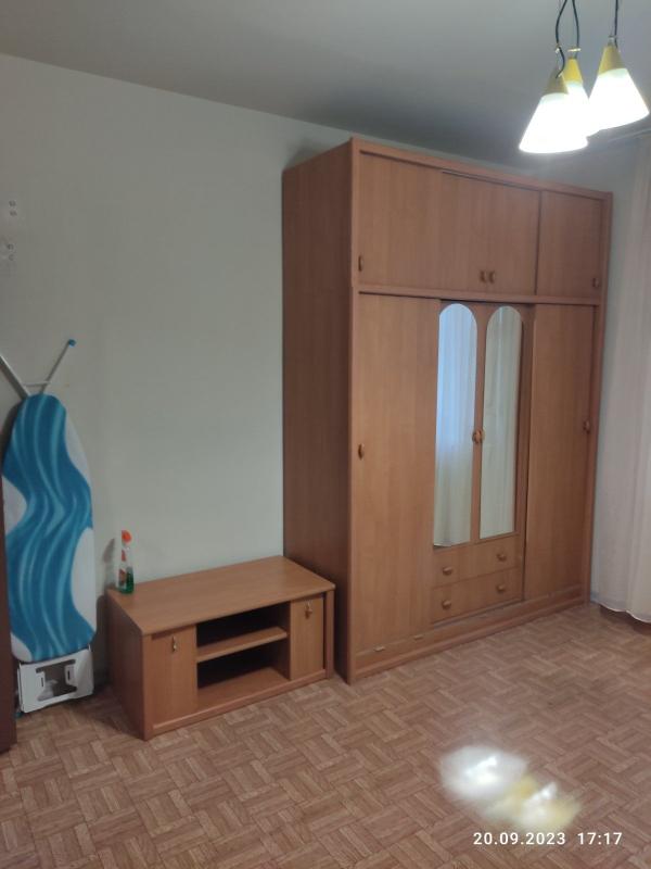 Long term rent 2 bedroom-(s) apartment Novatoriv Street 22б