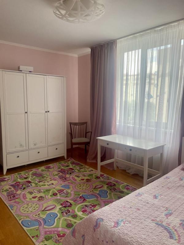 Long term rent 3 bedroom-(s) apartment Valeriia Lobanovskoho Avenue (Chervonozorianyi Avenue) 126г