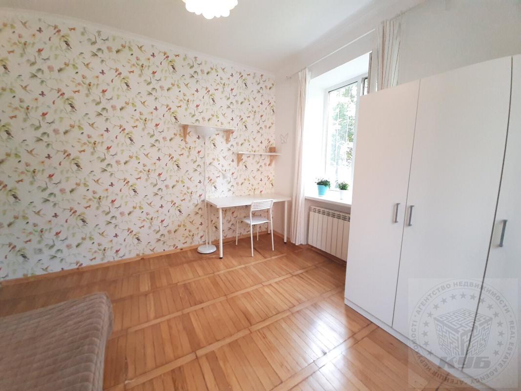 Sale 3 bedroom-(s) apartment 62 sq. m., Kremenetskyi Lane