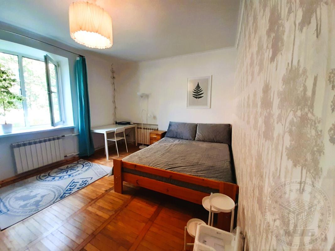 Sale 3 bedroom-(s) apartment 62 sq. m., Kremenetskyi Lane