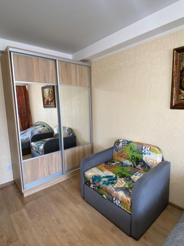 Long term rent 1 bedroom-(s) apartment Volodymyra Ivasiuka Avenue (Heroiv Stalinhrada Avenue) 25а