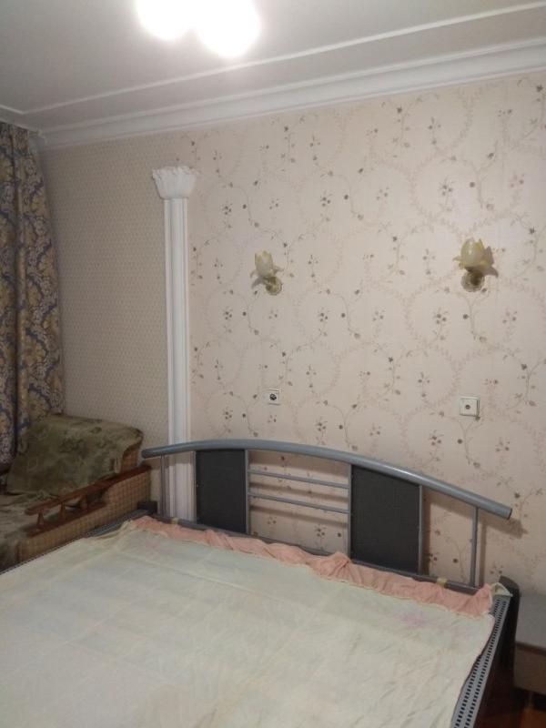 Long term rent 3 bedroom-(s) apartment Dehtiarivska Street 43/8