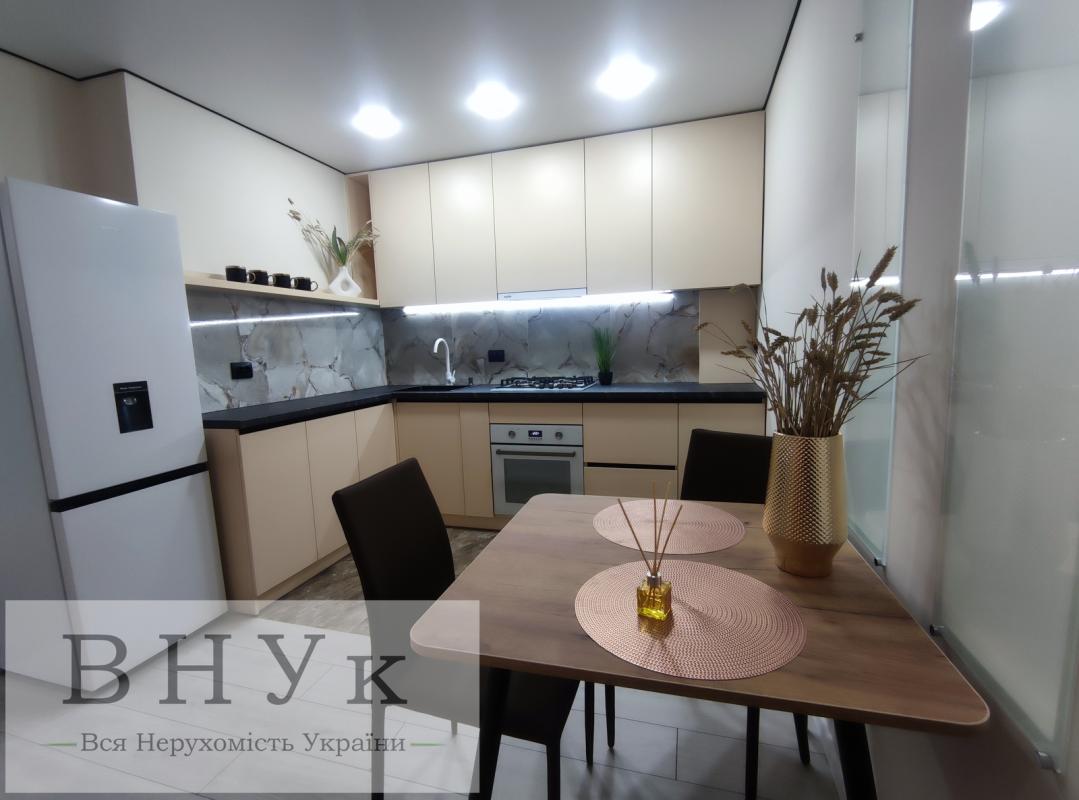 Sale 3 bedroom-(s) apartment 56 sq. m., Kyivska Street 12