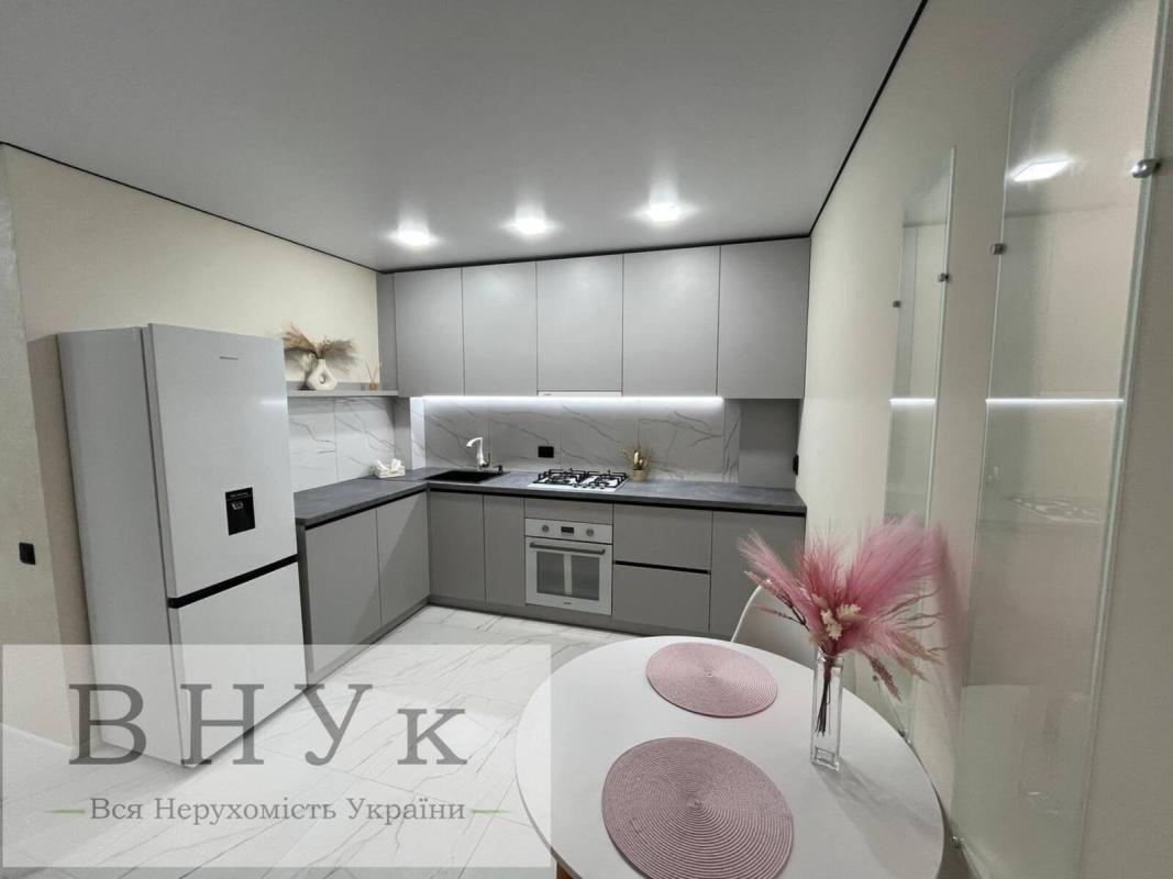 Продажа 3 комнатной квартиры 56 кв. м, Киевская ул. 3