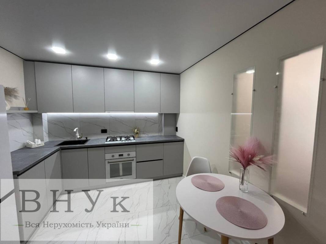 Sale 3 bedroom-(s) apartment 56 sq. m., Kyivska Street 3