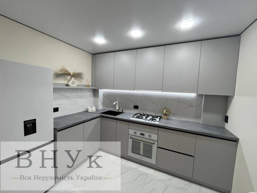 Продажа 3 комнатной квартиры 56 кв. м, Киевская ул. 3