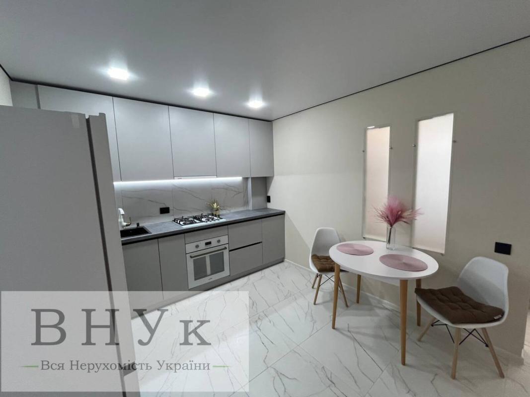 Продаж 3 кімнатної квартири 56 кв. м, Київська вул. 3