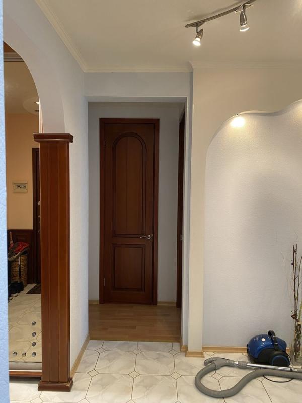 Sale 3 bedroom-(s) apartment 75 sq. m., Hvardiytsiv-Shyronintsiv Street 97