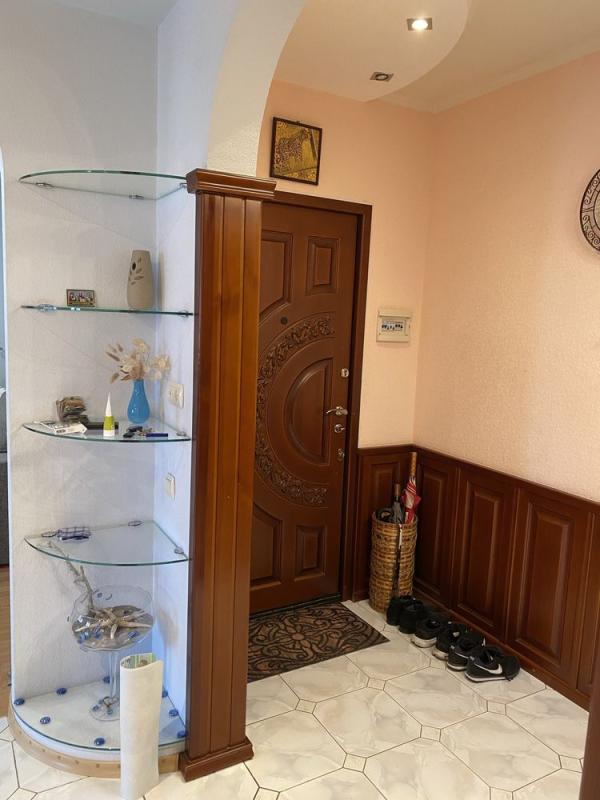 Sale 3 bedroom-(s) apartment 75 sq. m., Hvardiytsiv-Shyronintsiv Street 97