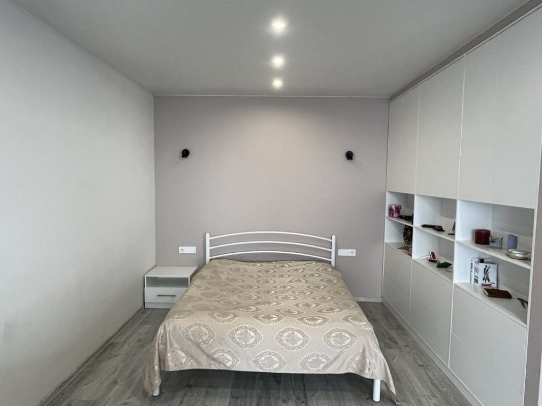 Long term rent 1 bedroom-(s) apartment Mytropolyta Vasylia Lypkivskoho Street (Urytskoho Street) 33а