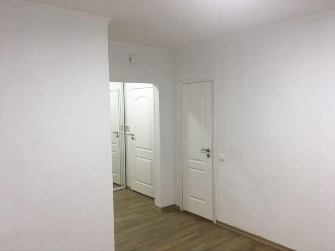 Long term rent 4 bedroom-(s) apartment Borysa Hmyri Street 13