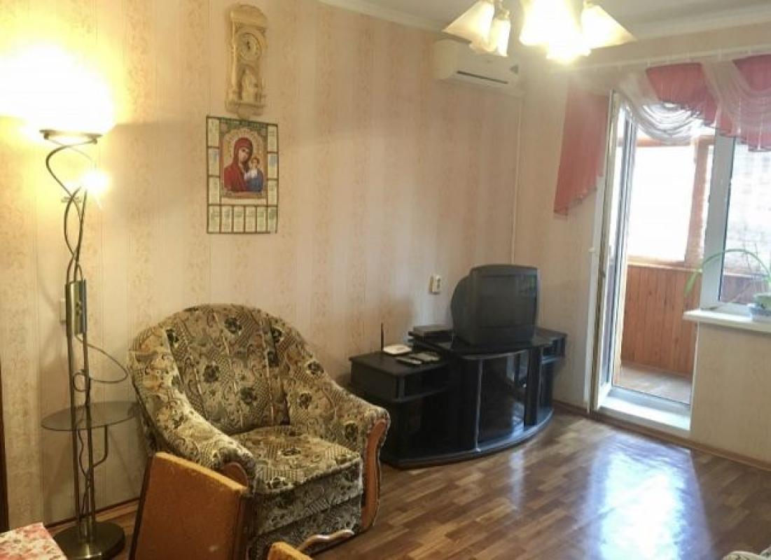 Long term rent 2 bedroom-(s) apartment Volodymyra Ivasiuka Avenue (Heroiv Stalinhrada Avenue) 42
