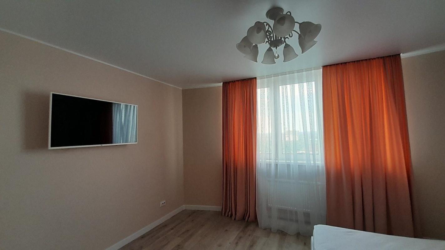 Long term rent 2 bedroom-(s) apartment Solomii Krushelnytskoi Street 13