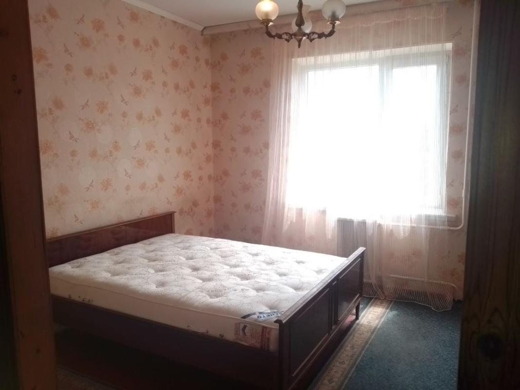 Long term rent 2 bedroom-(s) apartment Zdolbunivska Street 3г