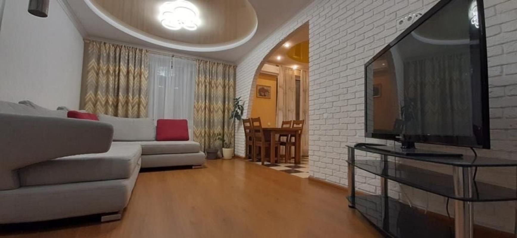 Sale 3 bedroom-(s) apartment 90 sq. m., Dragomanova Street 6/1