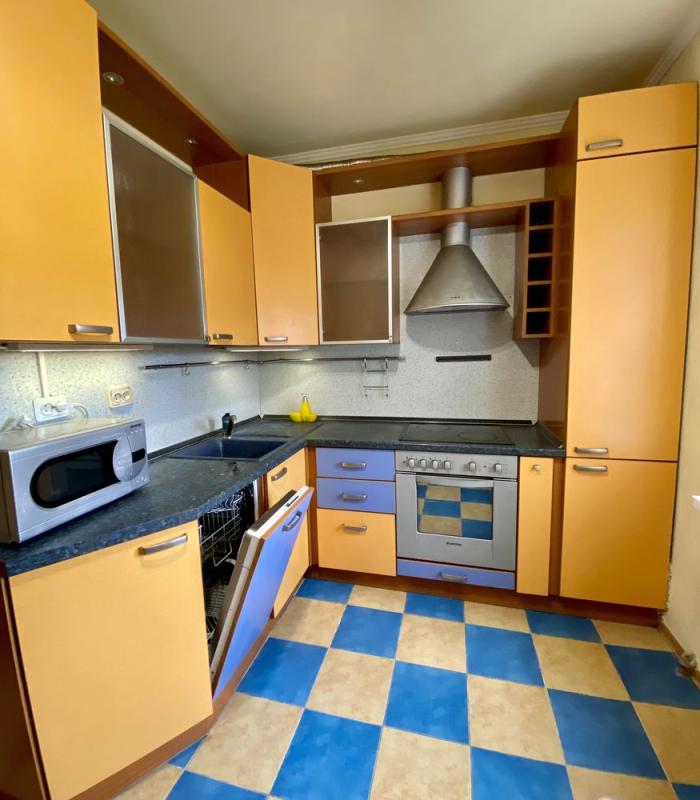 Long term rent 4 bedroom-(s) apartment Sribnokilska Street 14