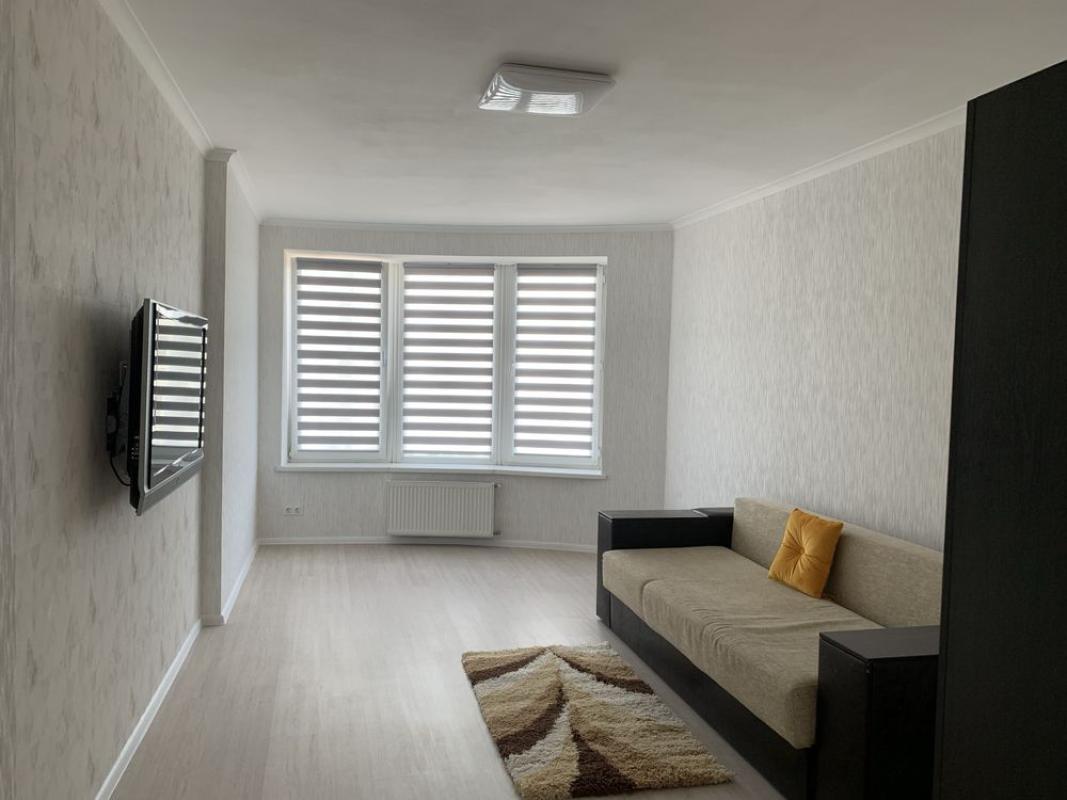 Long term rent 2 bedroom-(s) apartment Dniprovska Embarkment 26Б