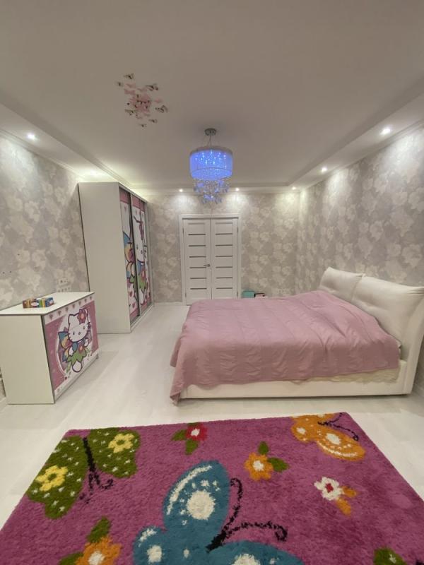 Long term rent 2 bedroom-(s) apartment Heroyiv polku "Azov" Street (Marshala Malynovskoho Street) 4в