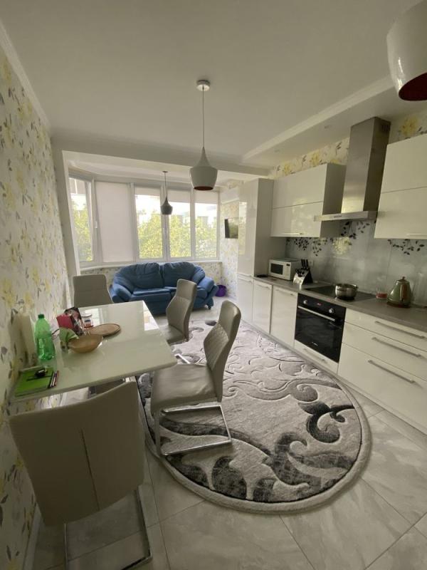 Long term rent 2 bedroom-(s) apartment Heroyiv polku "Azov" Street (Marshala Malynovskoho Street) 4в