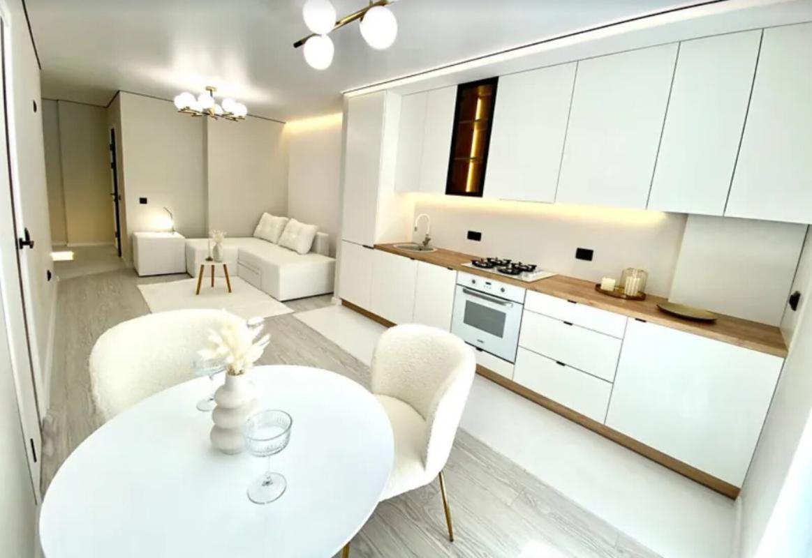 Sale 3 bedroom-(s) apartment 55 sq. m., Kyivska Street 7