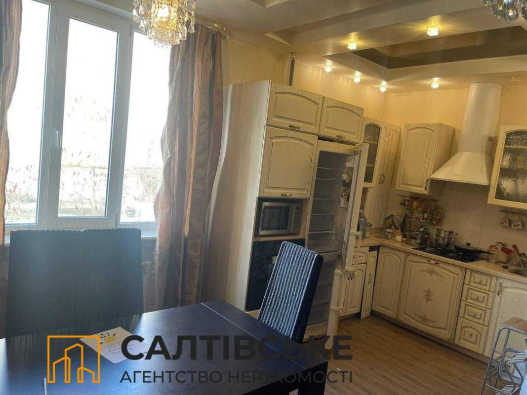 Продаж 3 кімнатної квартири 74 кв. м, Новоолександрівська вул. 54а к5б