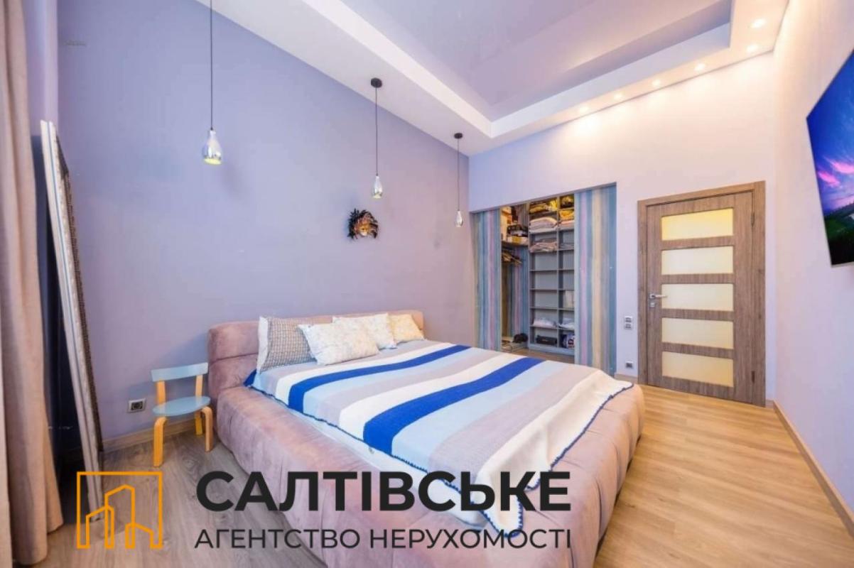 Продажа 4 комнатной квартиры 105 кв. м, Новоалександровская ул.
