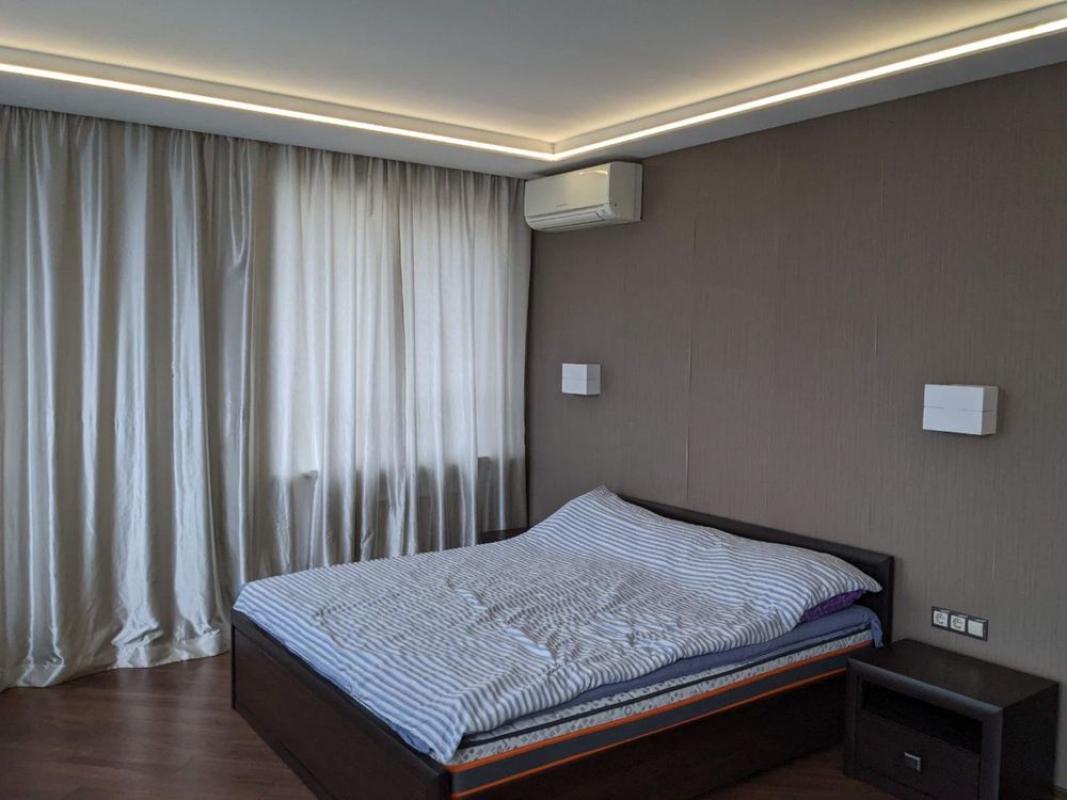 Long term rent 2 bedroom-(s) apartment Ivana Kramskoho Street 9