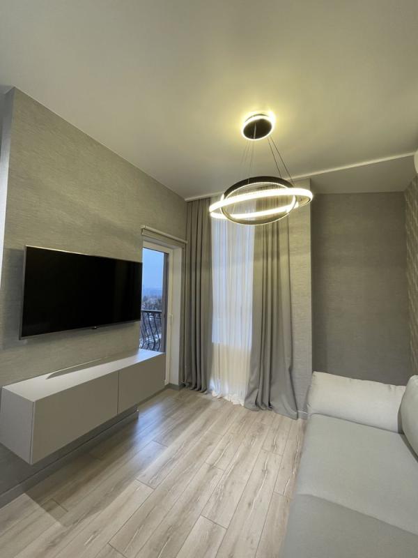 Long term rent 2 bedroom-(s) apartment Novhorodska Street 46